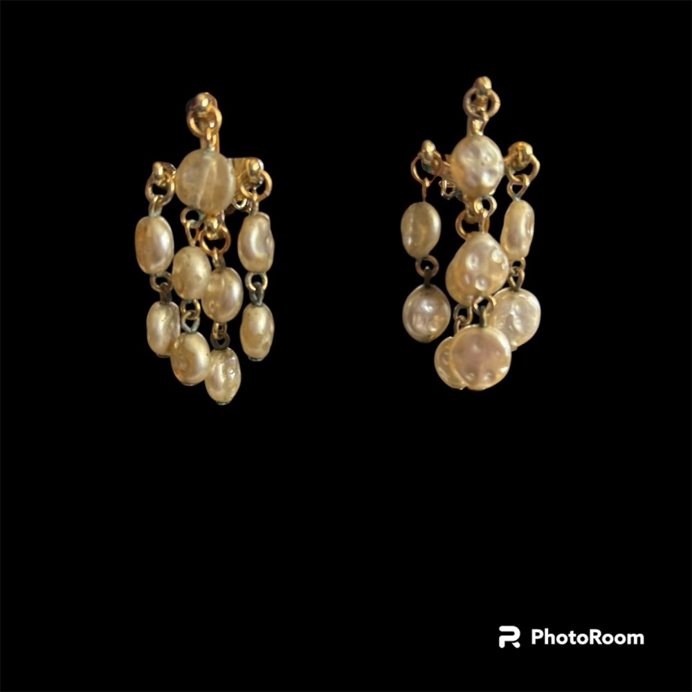 Vintage Clip-On Elegant Gold-Tone Pearl Drop Earrings Chandelier